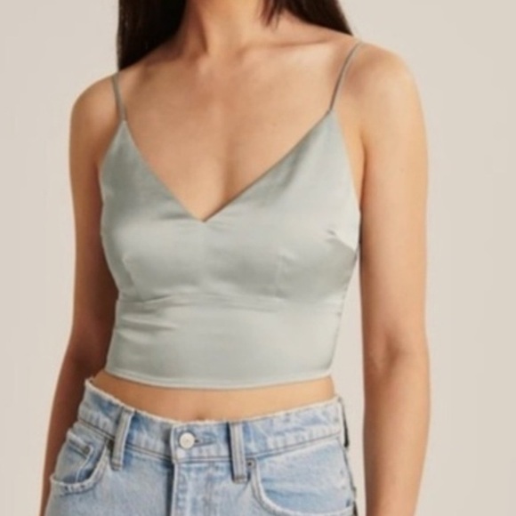 Abercrombie & Fitch Green Satin Crop top Size XS Like New - Picture 3 of 5